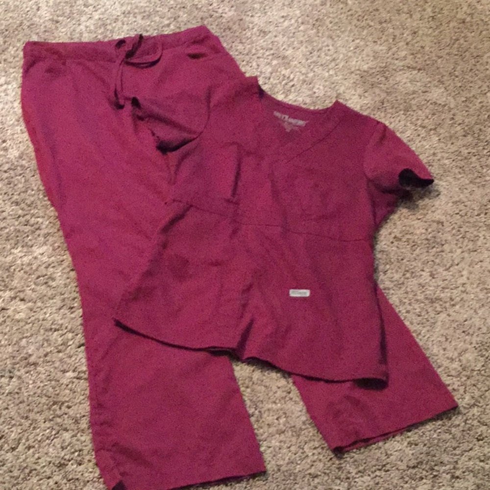 Grey’s Anatomy XS Wine Scrub set